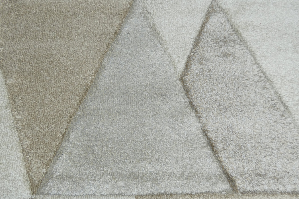 Mahsa Collection Geometric Triangle Rug in Beige and Cream – Elegant Neutral Design- RUGS DIRECT 